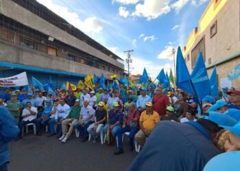 Los asistentes insistieron en la necesidad de que se establezca una fecha cercana para celebrar los comicios