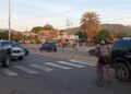 Peatones sufren las de Caín para cruzar tras ausencia de semáforo en entrada de Pozuelos (+Fotos)