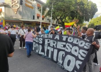 La movilización responde al arribo de Machado a Venezuela