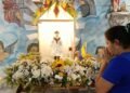 Devotos y feligreses se concentran en la histórica capilla del sector Los Cocos, en Nueva Esparta, para conmemorar con fe y oraciones el cumpleaños de San José Gregorio Hernández