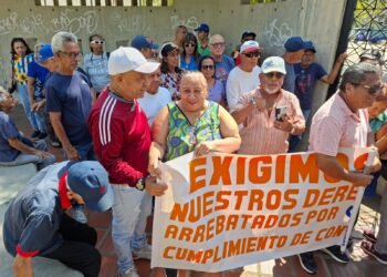 Jubilados de la Cantv suman 90 días en protesta y aún no reciben respuesta sobre reclamos (+Fotos)