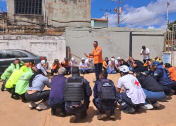 Durante la jornada, los centros educativos participantes sirvieron de escenario para realizar evacuaciones controladas por organismos de seguridad ciudadana