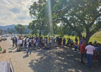 Voz Comunitaria | "Han pasado cinco alcaldes y ninguno ha resuelto nuestros problemas" (+Fotos)
