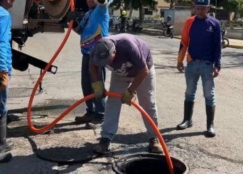 Desbordamientos de aguas servidas impulsan plan de mantenimiento en Cumaná