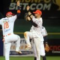 Caribes hizo gala de su ofensiva y le cortó el invicto a Tiburones