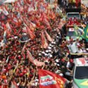 Ambos candidatos reunieron hoy a decenas de miles de personas en la recta final de la carrera presidencial