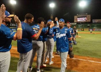 Tigres superó a Caribes en el estreno de ambos en la nueva edición de la LVBP