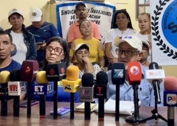 Docentes de Cumaná exigen respuestas sobre bonos y beneficios pendientes