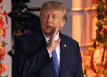 Demócratas exigen a Trump conservar sus mensajes con Grok sobre la operación en Venezuela