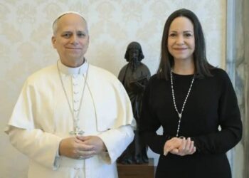 María Corina Machado desea al papa una pronta recuperación tras diagnostico de cáncer