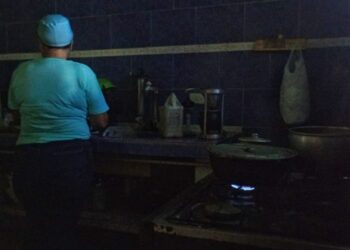 Tiempo en la calle | Usuarios del servicio eléctrico en Paria aseguran que los cortes causan molestias y padecimientos