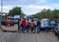 Vecinos de Guaca cerraron la vía nacional para pedir que cesen los cortes de agua
