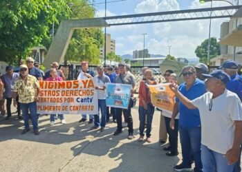 Tras más de tres meses sin respuesta, jubilados de la Cantv protestaron otra vez en Puerto La Cruz (+Fotos)