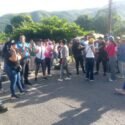 Vecinos cierran vía Cumaná-Cumanacoa para exigir culminación de puente