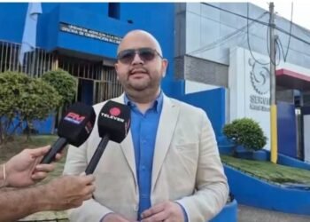 Abogado de Instituto Pamela Azócar aclara que inasistencia de adolescente a certamen de modelaje se debió a negación de visas
