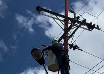 Instalaron transformador en comunidad de Mapiricurito tras pasar un mes sin luz