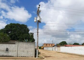 Alertan sobre mal estado de transformadores eléctricos en El Tigre (+Fotos)